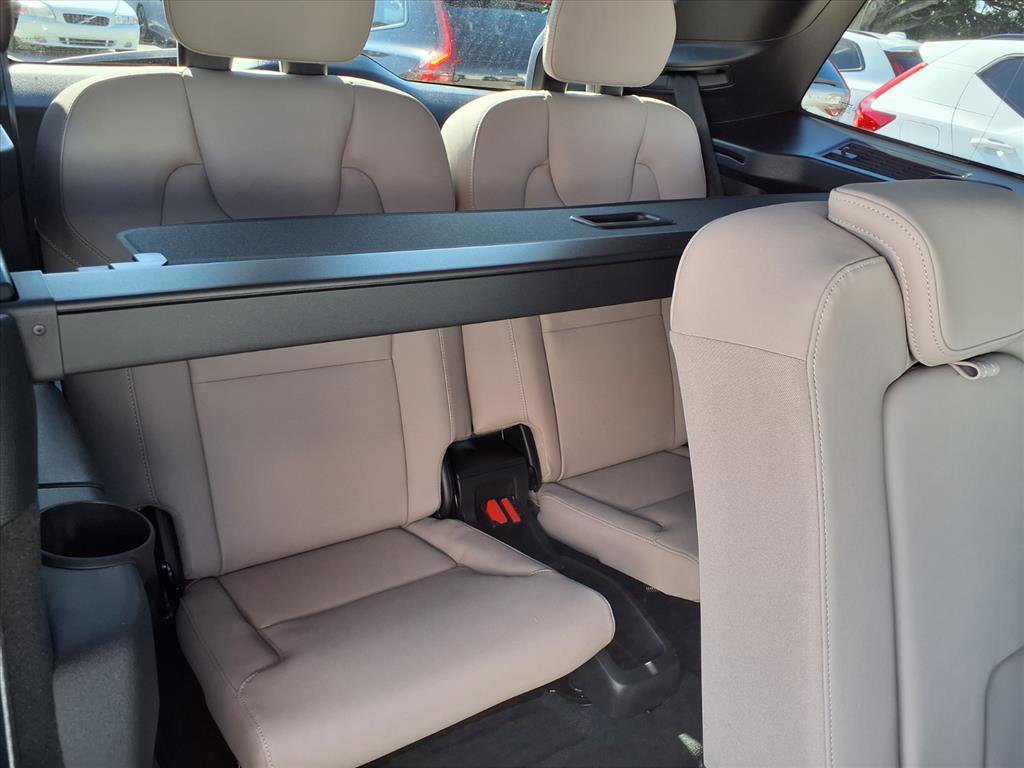 New 2026 Volvo XC90 T8 Core w/ Protection Package Premier image 18