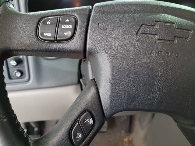 Used 2005 Chevrolet Suburban LS w/ Preferred Equipment Group image 21