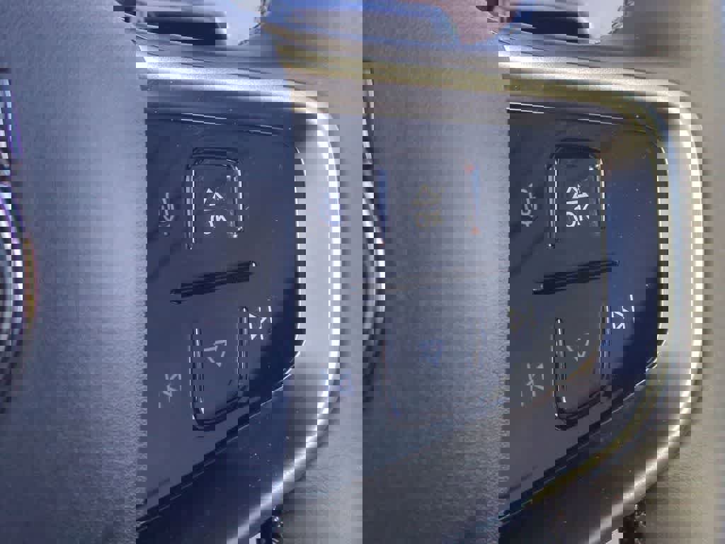 New 2025 Volvo EX30 Plus w/ Protection Package Premier image 24