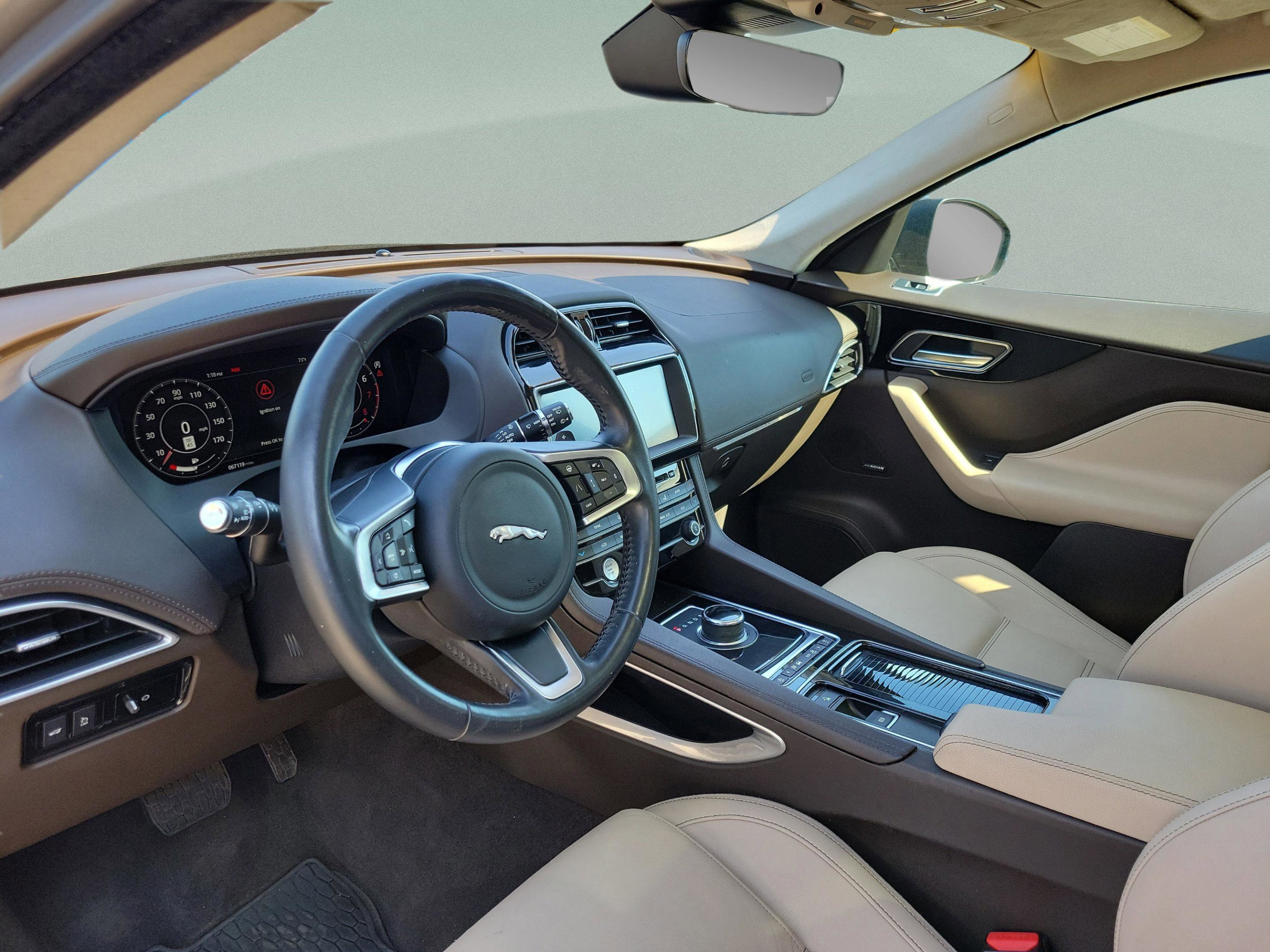 Used 2020 Jaguar F-PACE Prestige image 8