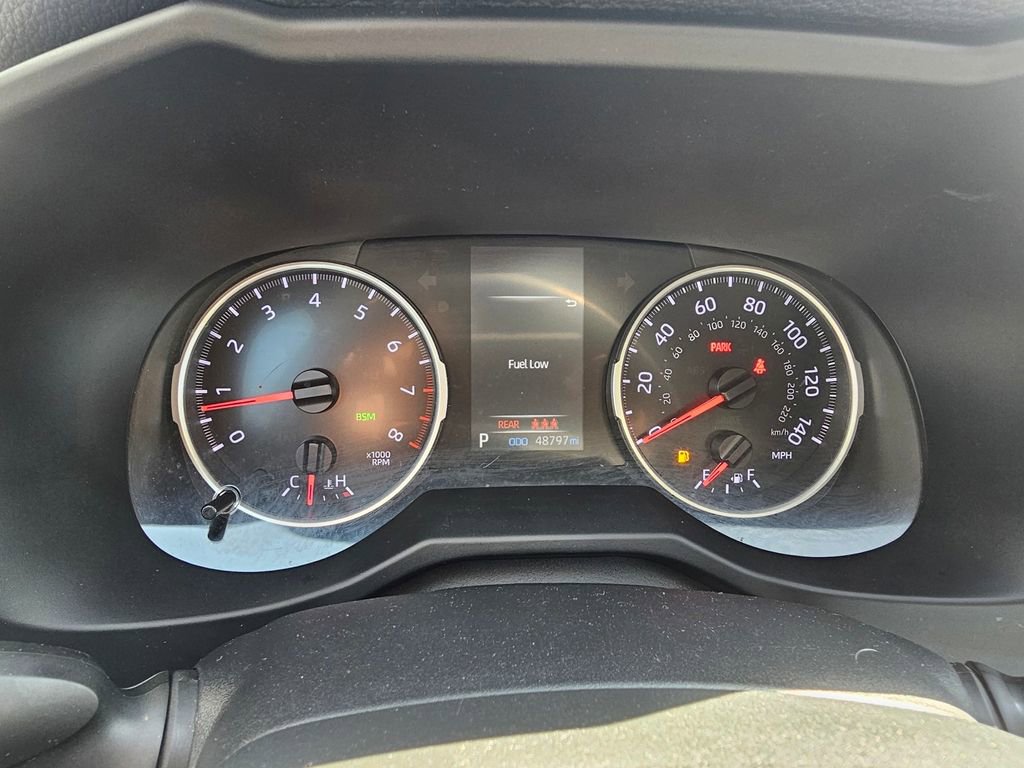 Used 2022 Toyota RAV4 XLE Premium image 18