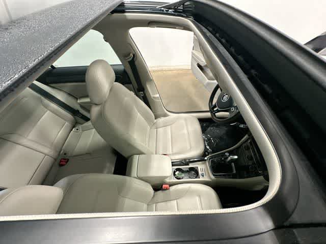 Used 2019 Volkswagen Golf SE FWD image 6