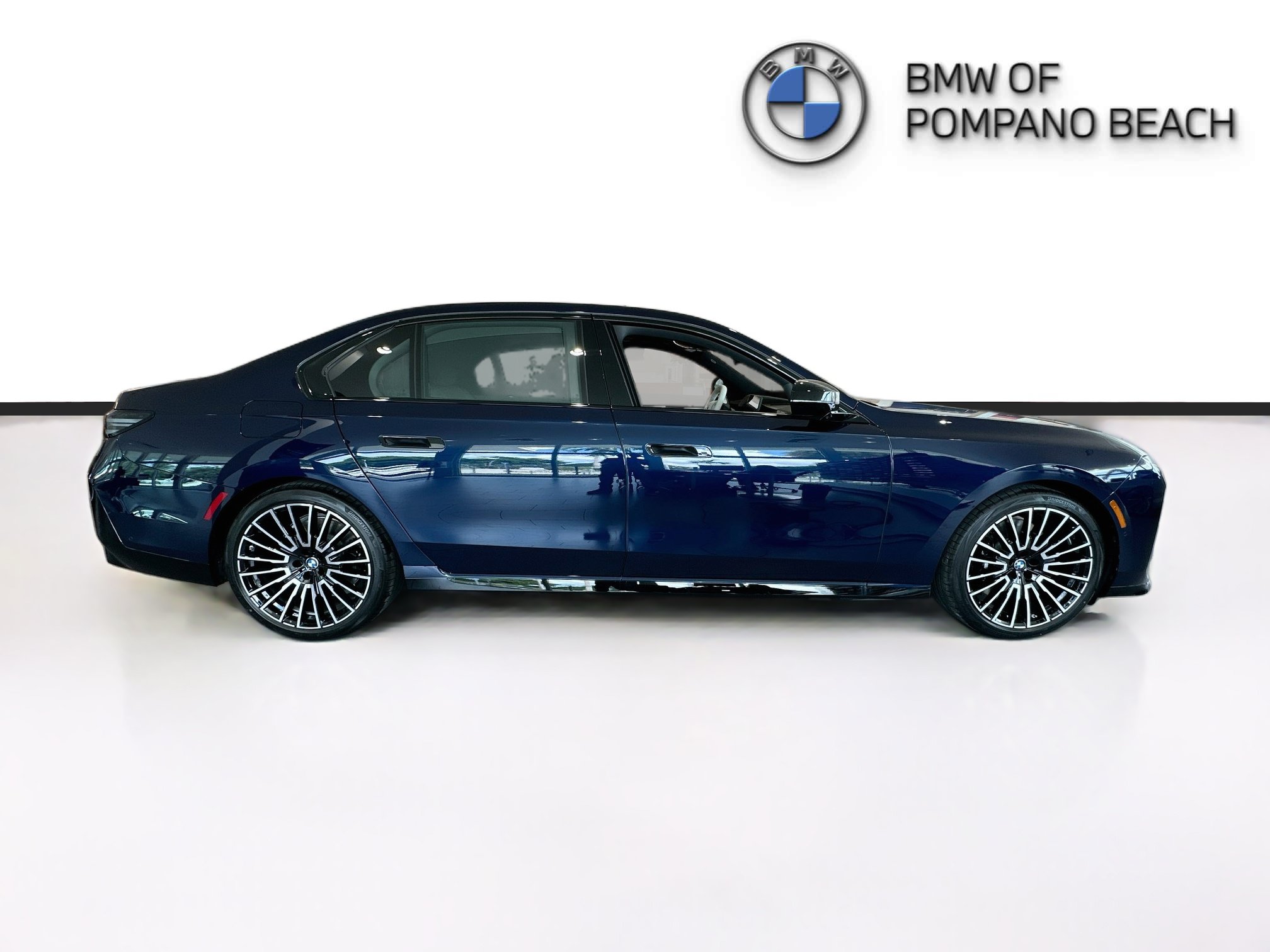 New 2027 BMW 740i w/ Executive Package RWD image 7