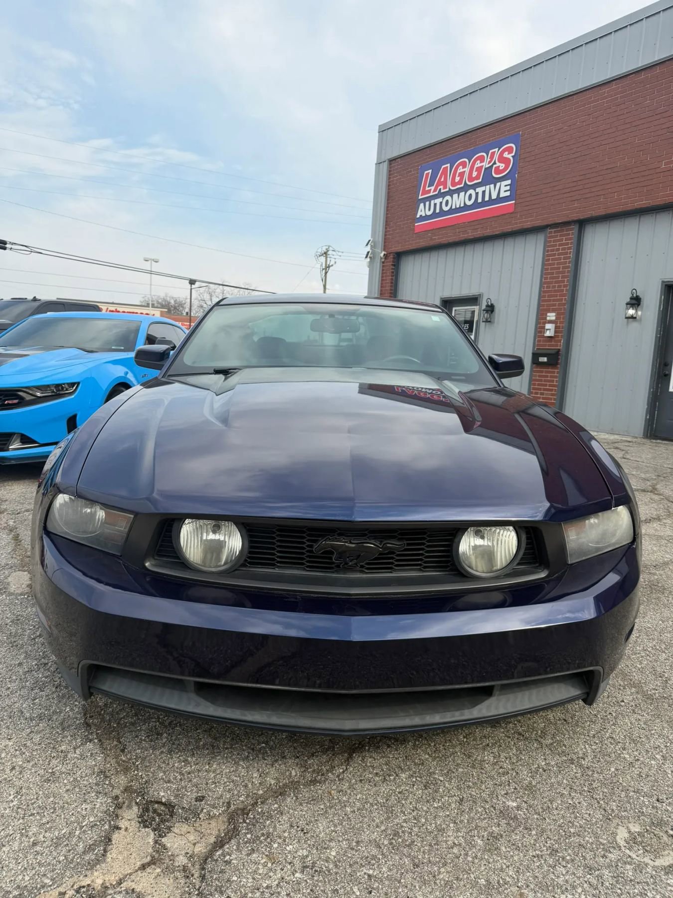 Used 2010 Ford Mustang GT image 2