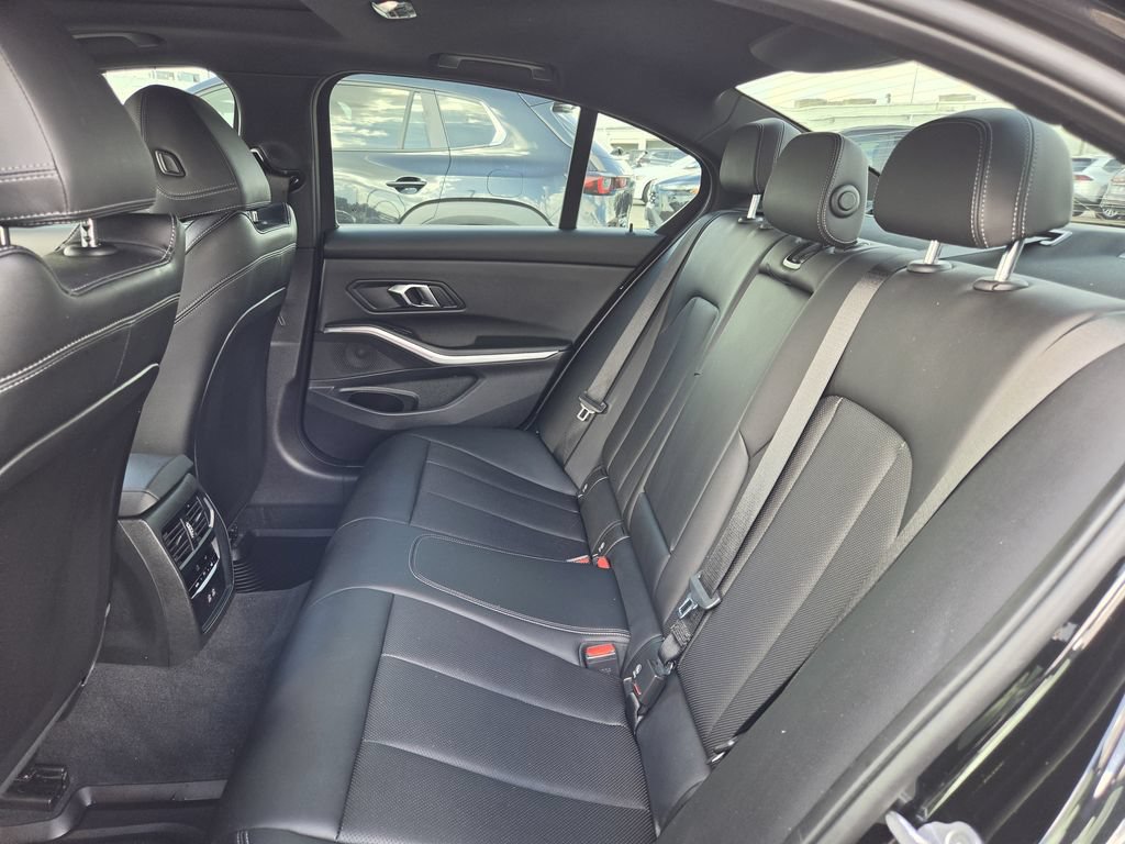 Used 2024 BMW 330i Sedan w/ Convenience Package RWD image 29