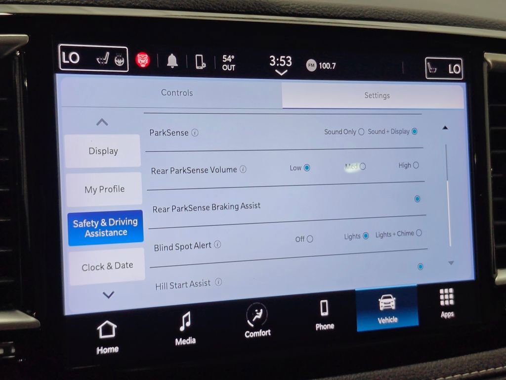 Used 2024 Chrysler Pacifica Touring image 42