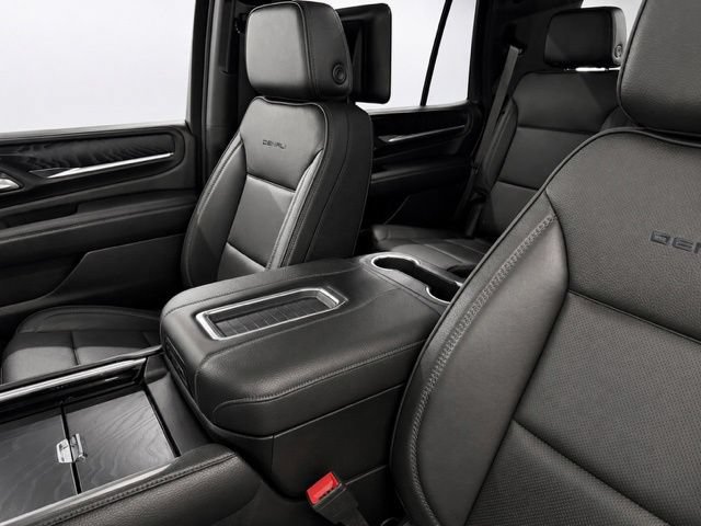 Used 2021 GMC Yukon XL Denali w/ Denali Premium Package AWD/4WD image 23