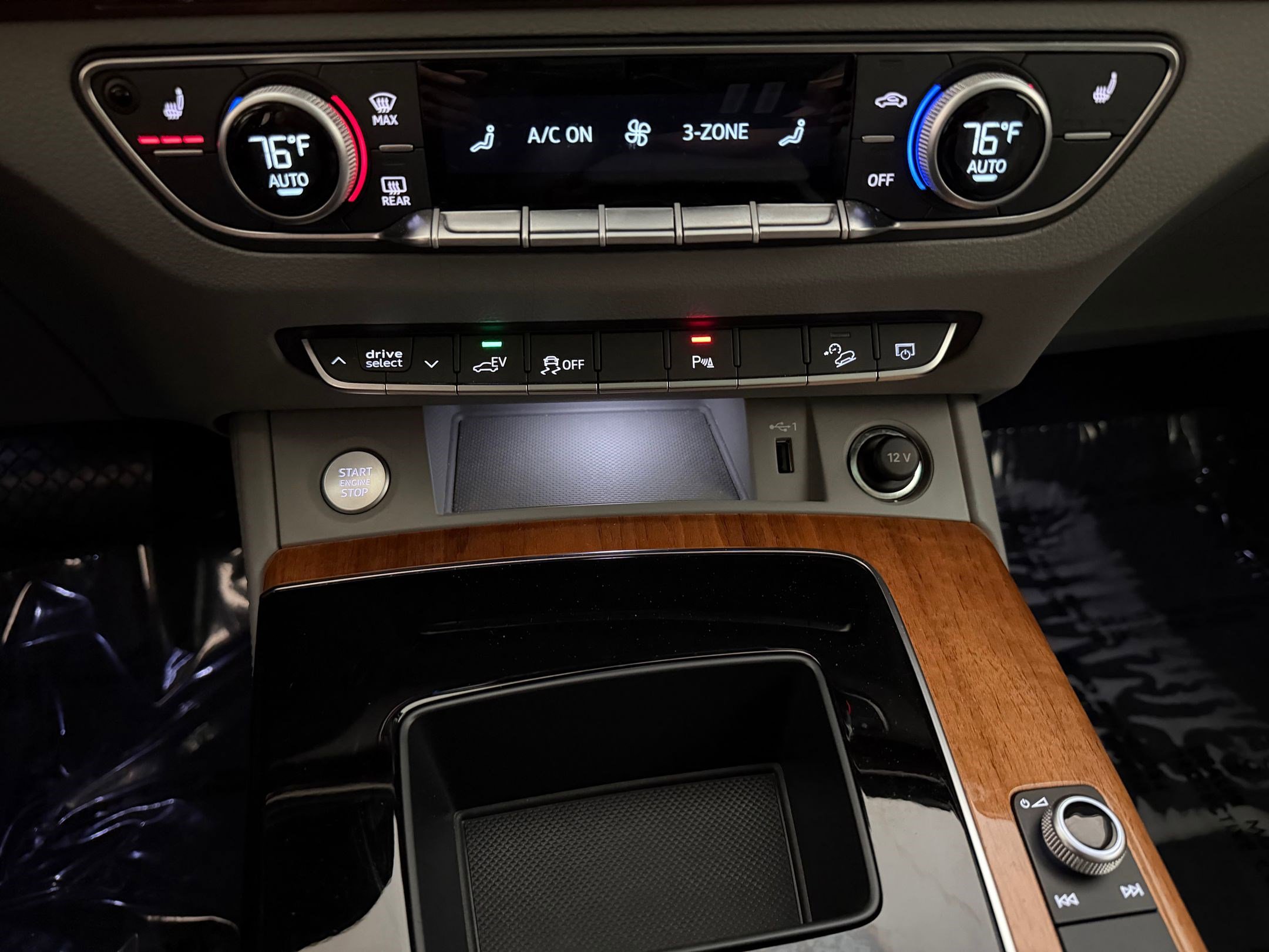 Certified 2023 Audi Q5 e Premium Plus w/ Premium Plus Package AWD/4WD image 19