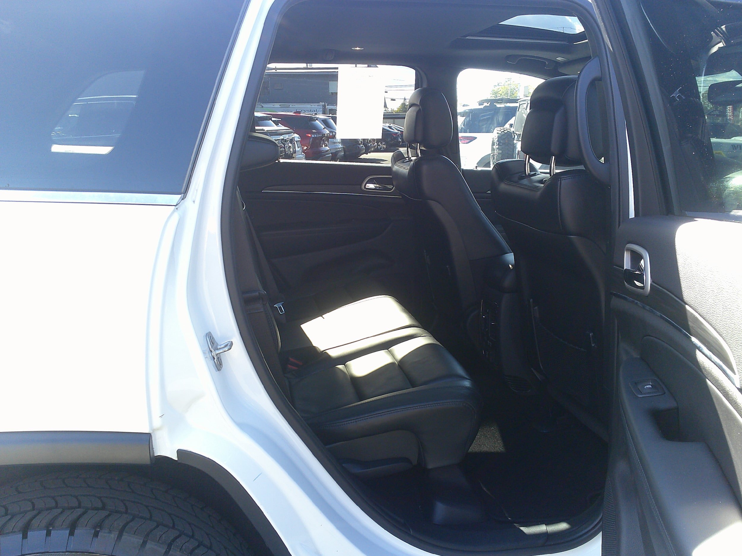 Used 2020 Jeep Grand Cherokee Limited AWD/4WD image 21