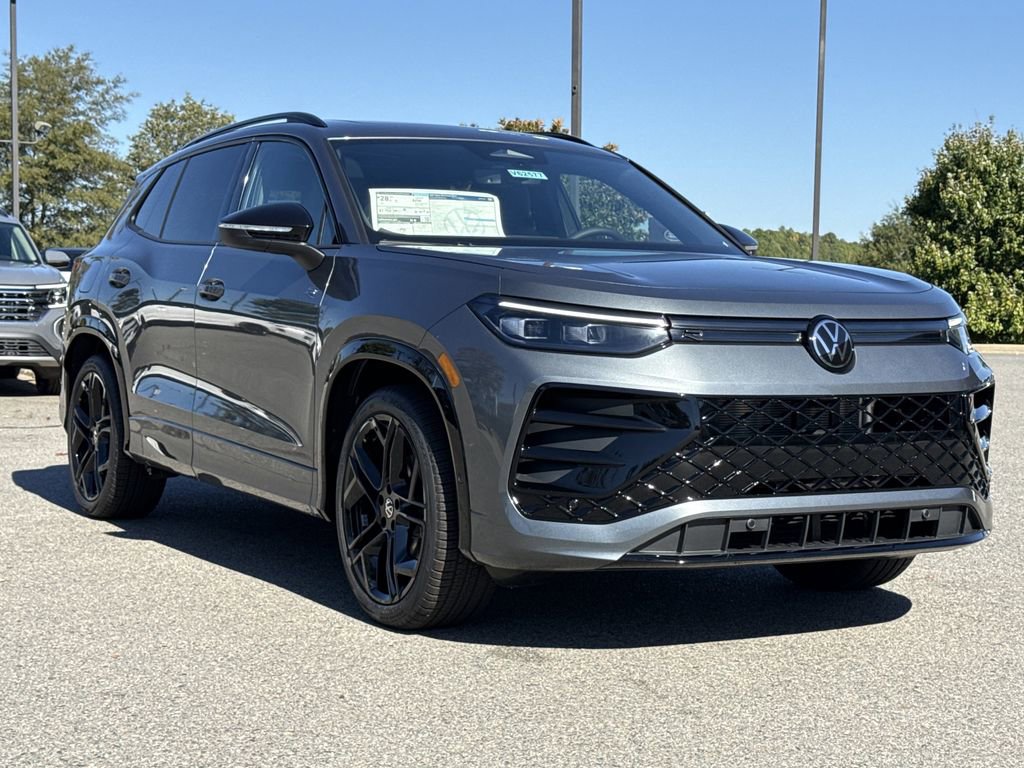 New 2026 Volkswagen Tiguan SE R-Line image 7