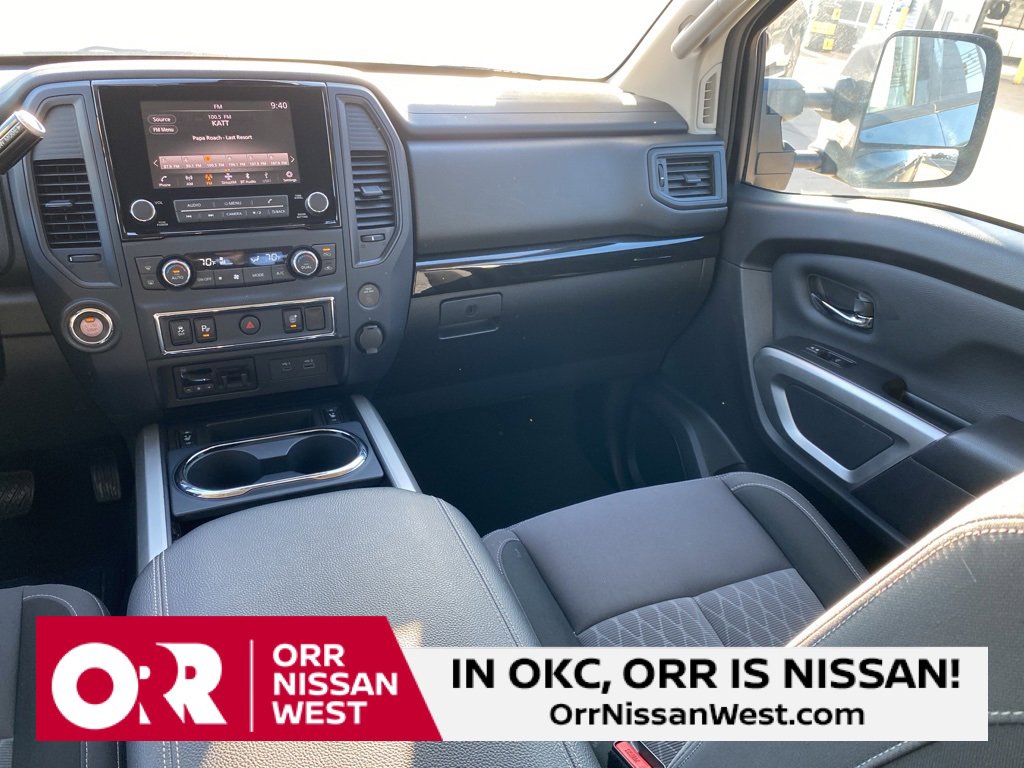 Used 2024 Nissan Titan SV w/ SV Convenience Package image 21
