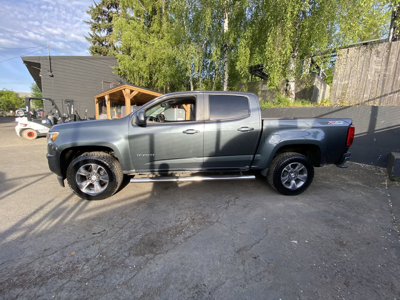 Used 2015 Chevrolet Colorado Z71 AWD/4WD image 3