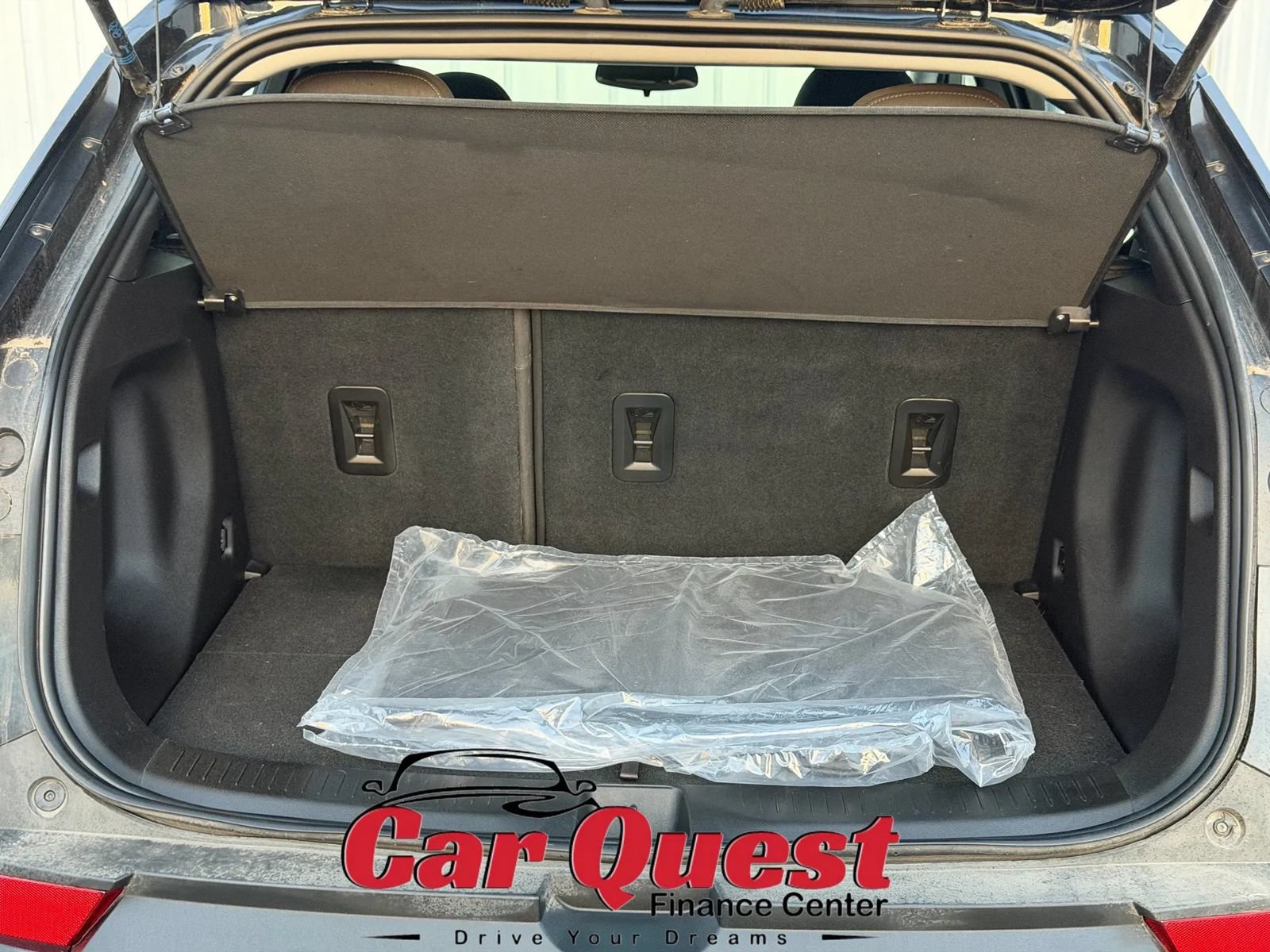 Used 2023 Chevrolet Bolt EUV LT FWD image 14