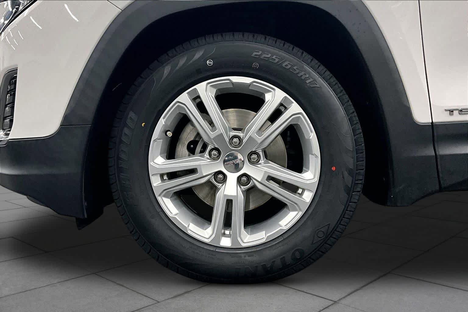 Used 2020 GMC Terrain SLE FWD image 10