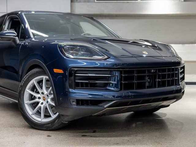 Certified 2025 Porsche Cayenne S AWD/4WD image 15