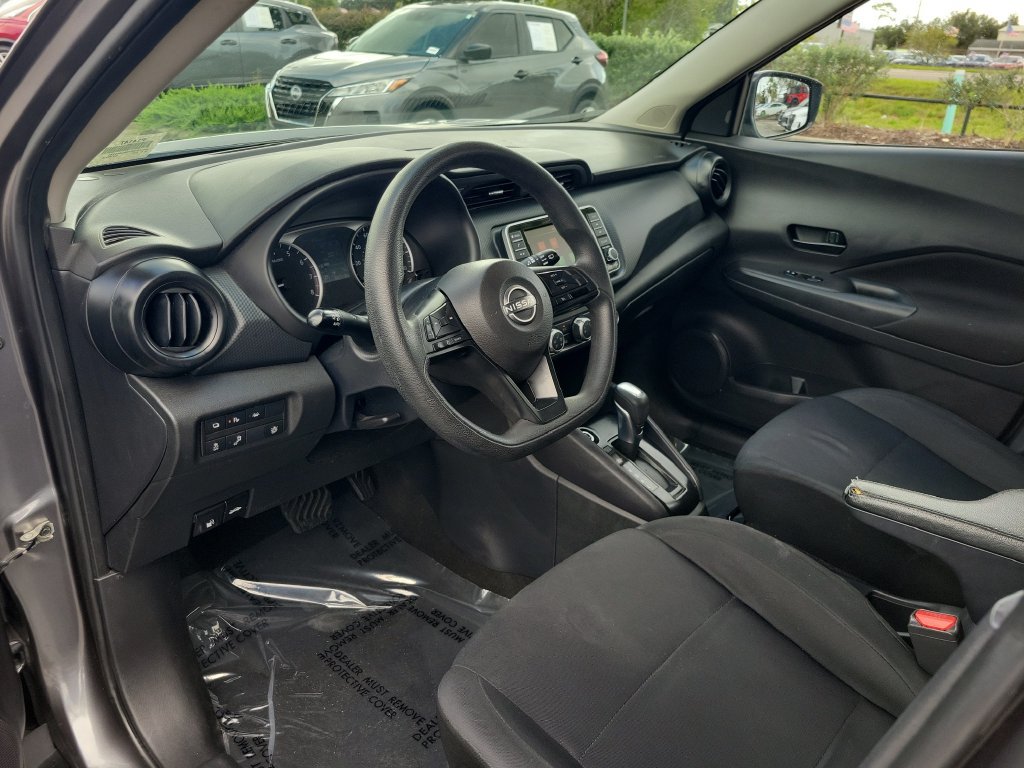Used 2023 Nissan Kicks S FWD image 15