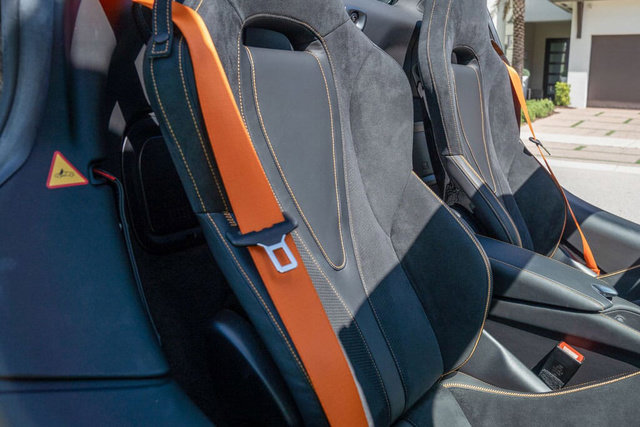 Used 2022 McLaren 720S Spider image 32
