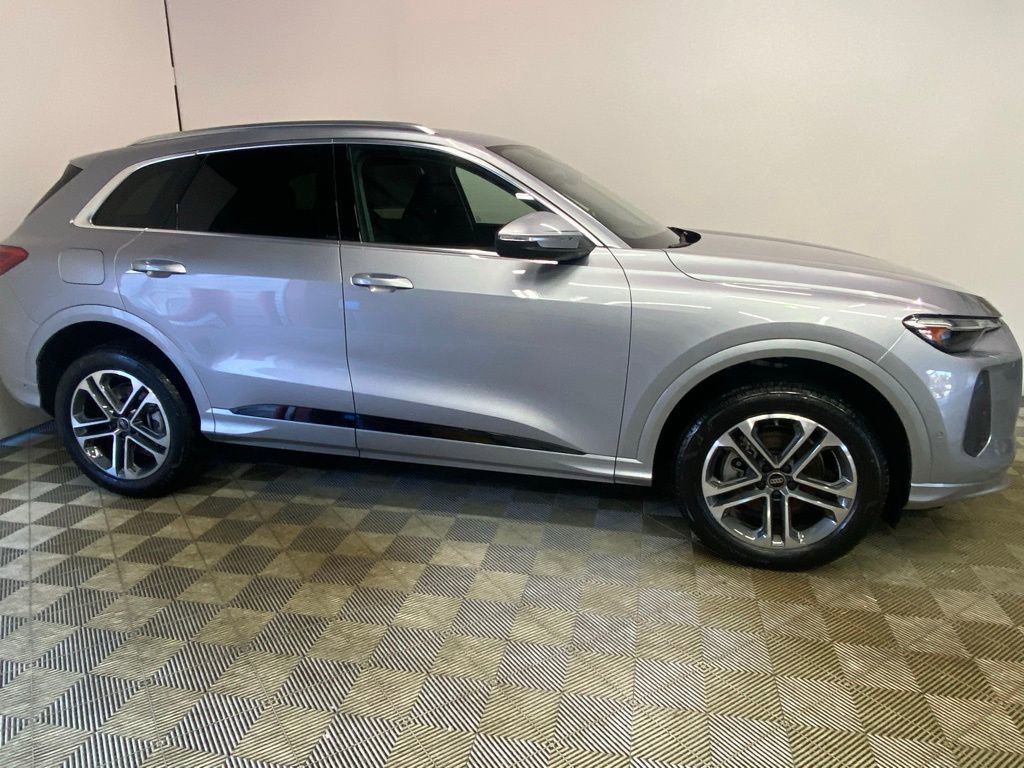 New 2025 Audi Q5 Premium Plus AWD/4WD image 3