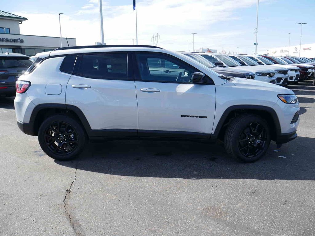 New 2026 Jeep Compass Latitude image 14
