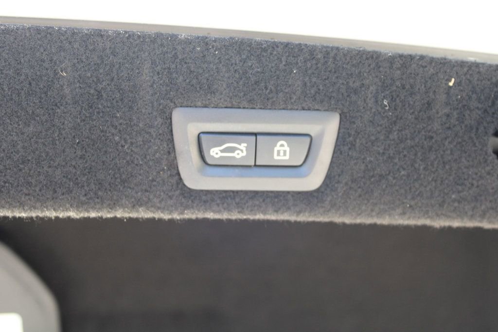 Used 2018 BMW 750i image 21