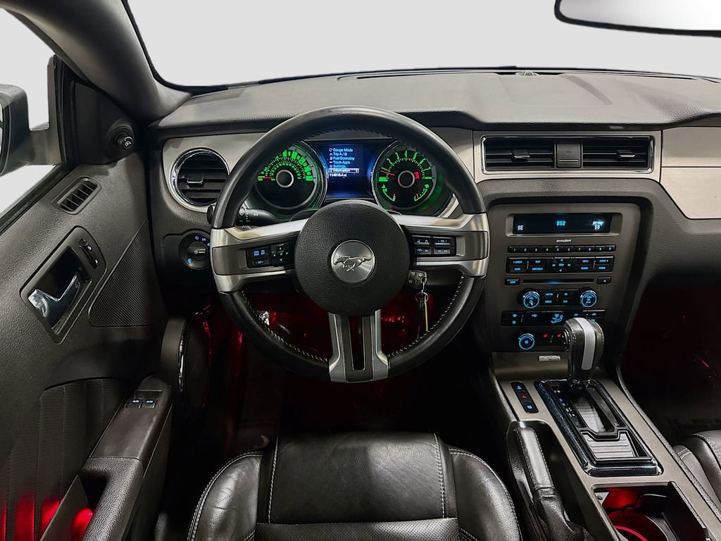 Used 2013 Ford Mustang Premium image 25