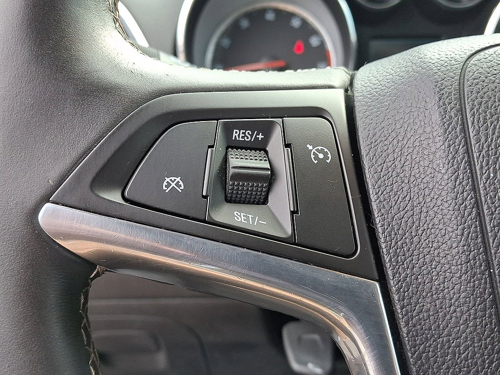 Used 2013 Buick Encore Convenience AWD/4WD image 23