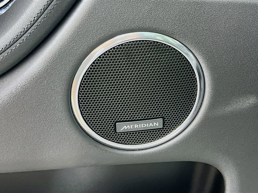 Used 2024 Land Rover Discovery Sport S image 19