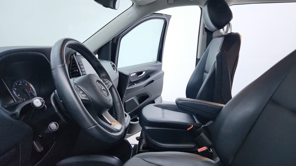 Used 2023 Mercedes-Benz Metris Passenger image 19