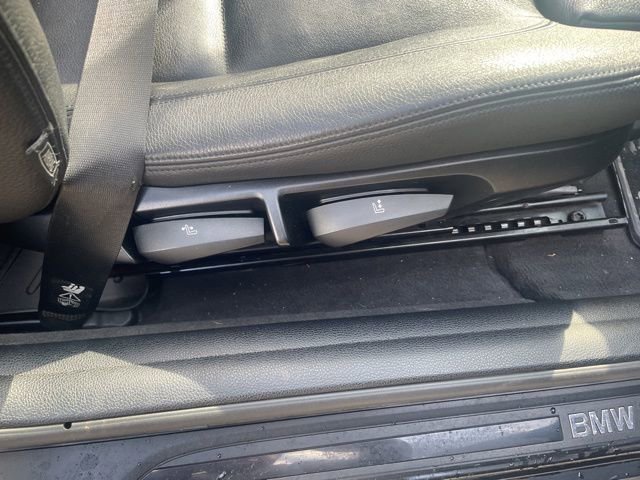 Used 2011 BMW 135i Convertible image 25