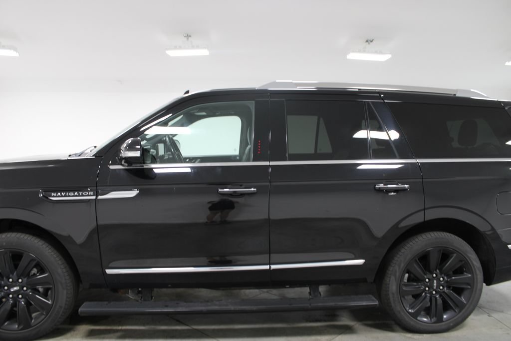 Used 2022 Lincoln Navigator Reserve AWD/4WD image 6