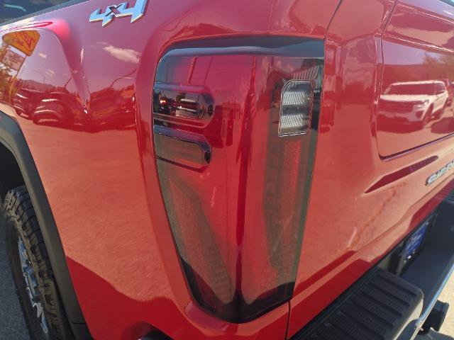 Used 2024 GMC Sierra 2500 SLT w/ SLT Premium Package AWD/4WD image 6