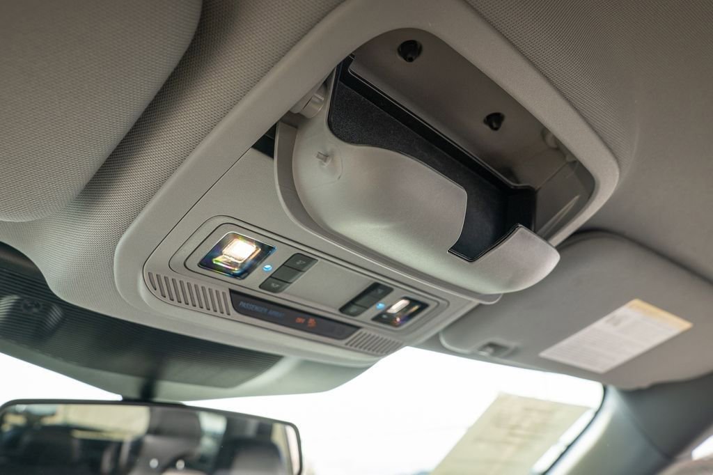 Used 2022 Ford Explorer XLT w/ Equipment Group 202A image 43