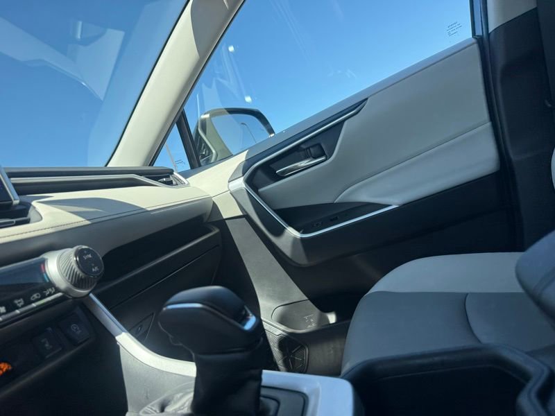 Used 2023 Toyota RAV4 XLE Premium AWD/4WD image 29