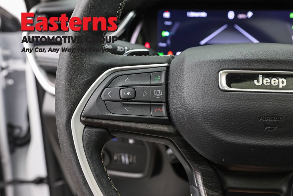 Used 2022 Jeep Grand Cherokee Limited 4xe w/ Luxury Tech Group II AWD/4WD image 17