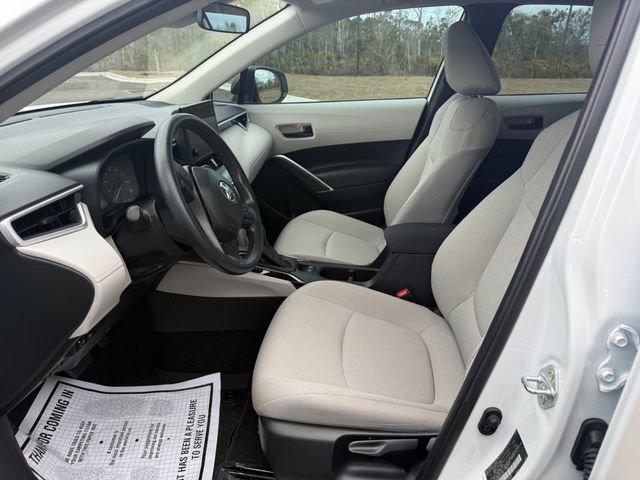 Used 2025 Toyota Corolla Cross L image 3
