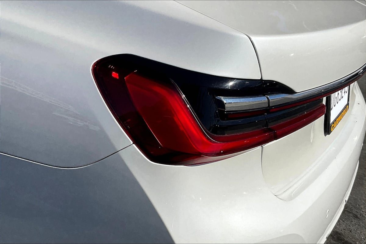 Used 2021 BMW 740i RWD image 30