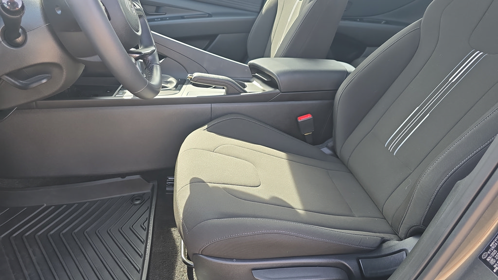 Certified 2026 Hyundai Elantra Sport FWD image 14