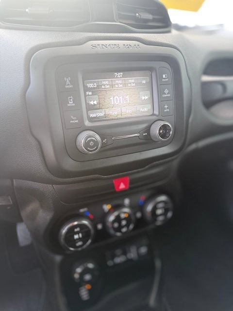 Used 2017 Jeep Renegade Altitude AWD/4WD image 11