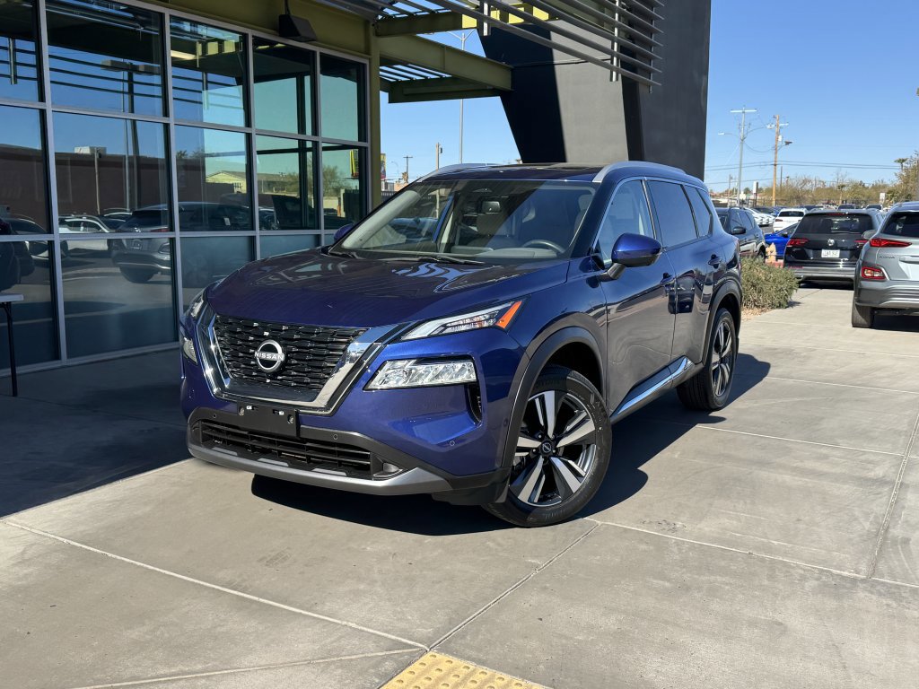 Used 2023 Nissan Rogue SL w/ SL Premium Package FWD image 2