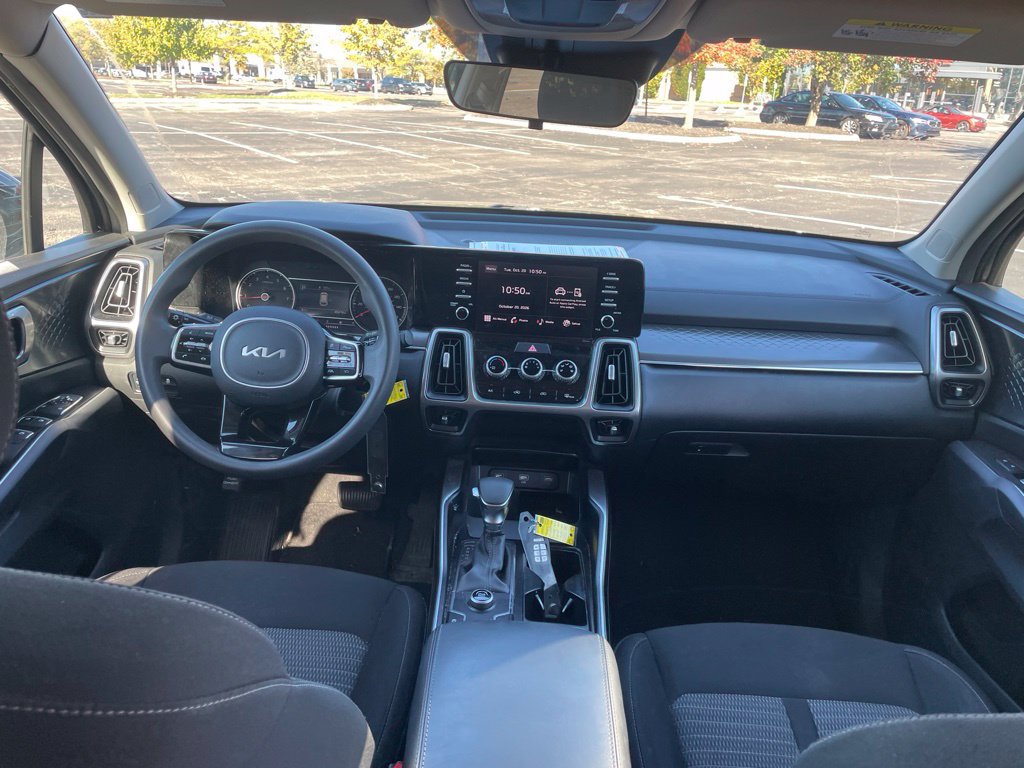 Used 2023 Kia Sorento LX FWD image 23