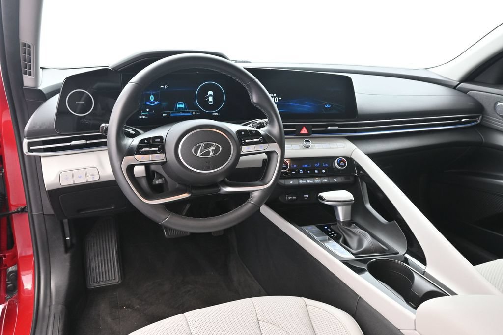 Used 2023 Hyundai Elantra Limited FWD image 22