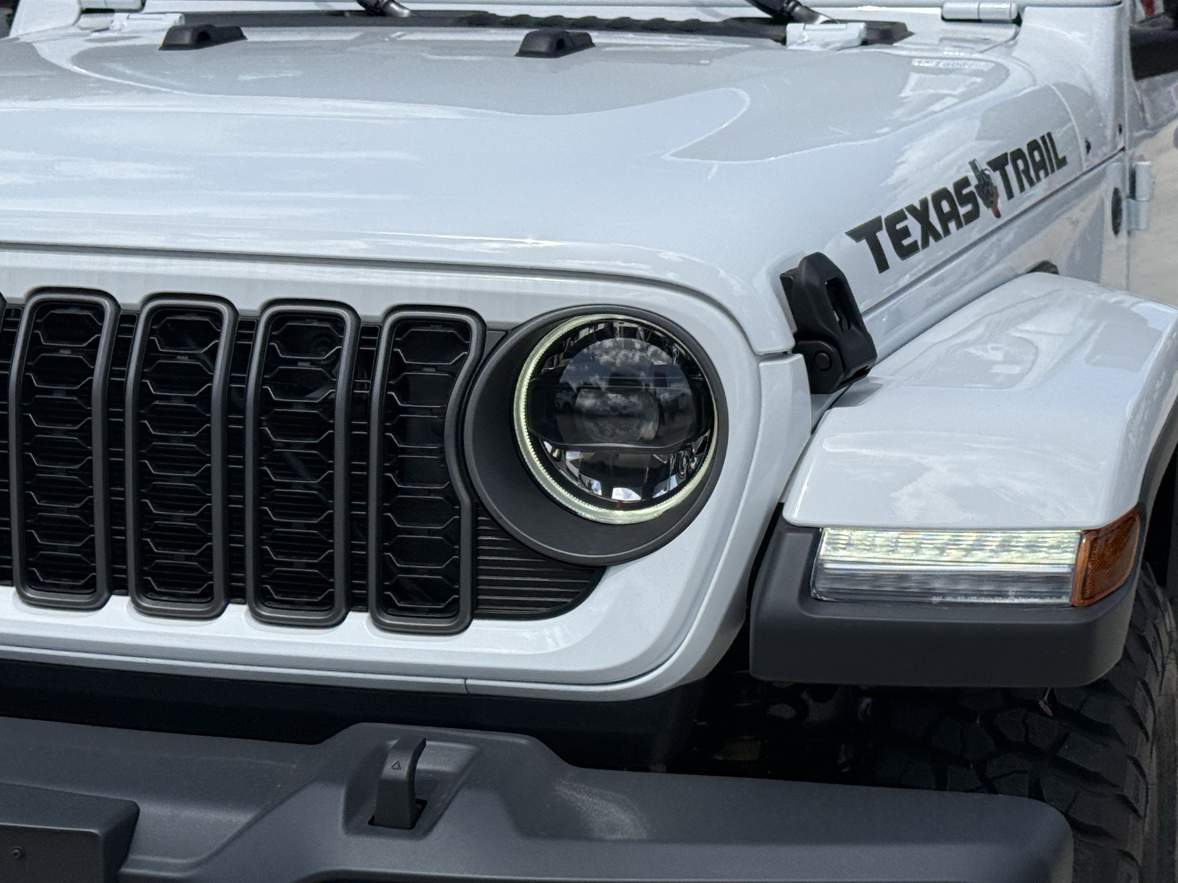 New 2026 Jeep Gladiator Sport AWD/4WD image 8
