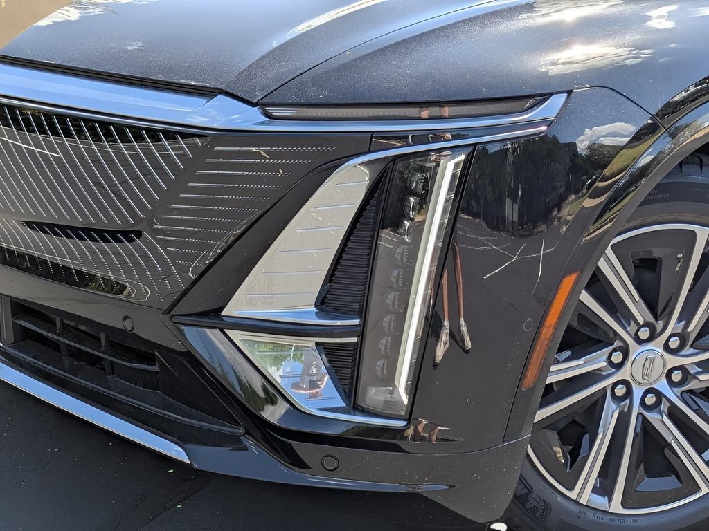 New 2026 Cadillac Lyriq Luxury w/ LPO, Floor Liner Package AWD/4WD image 3