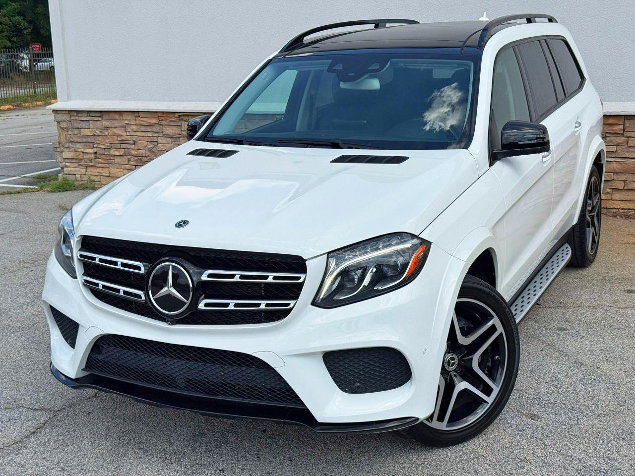 Used 2018 Mercedes-Benz GLS 550 4MATIC image 4