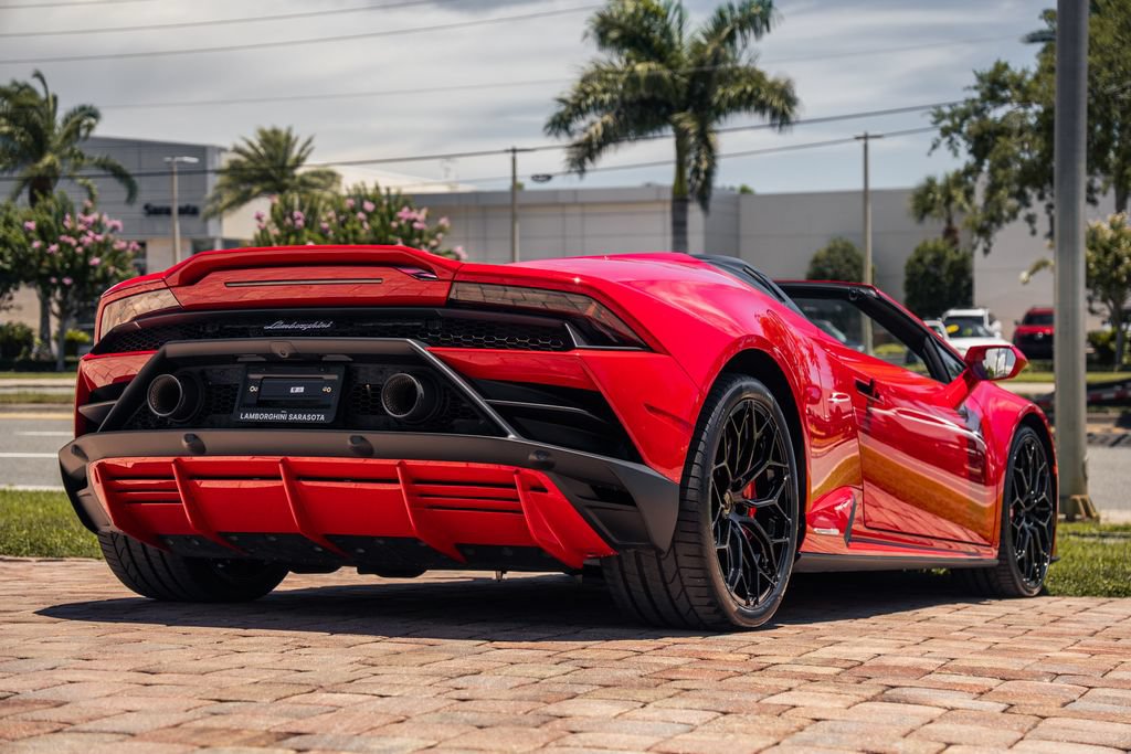 Used 2024 Lamborghini Huracan EVO AWD/4WD image 5