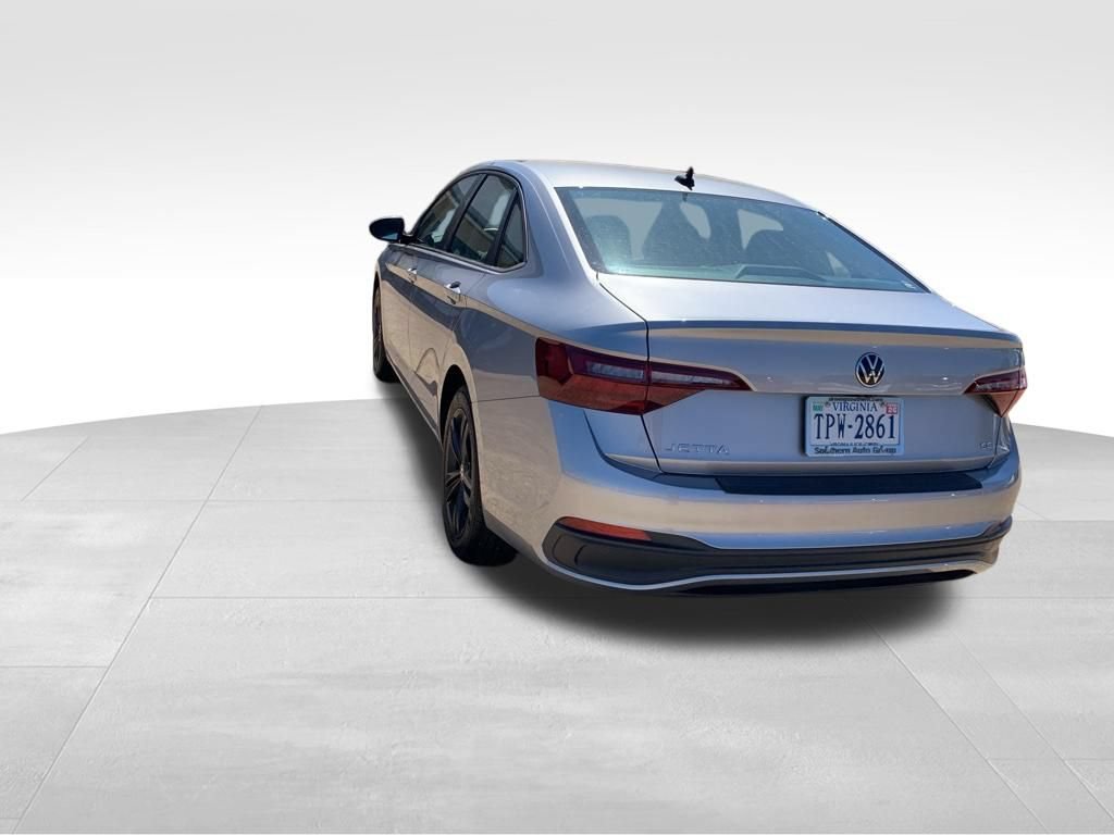 Used 2023 Volkswagen Jetta SE FWD image 16