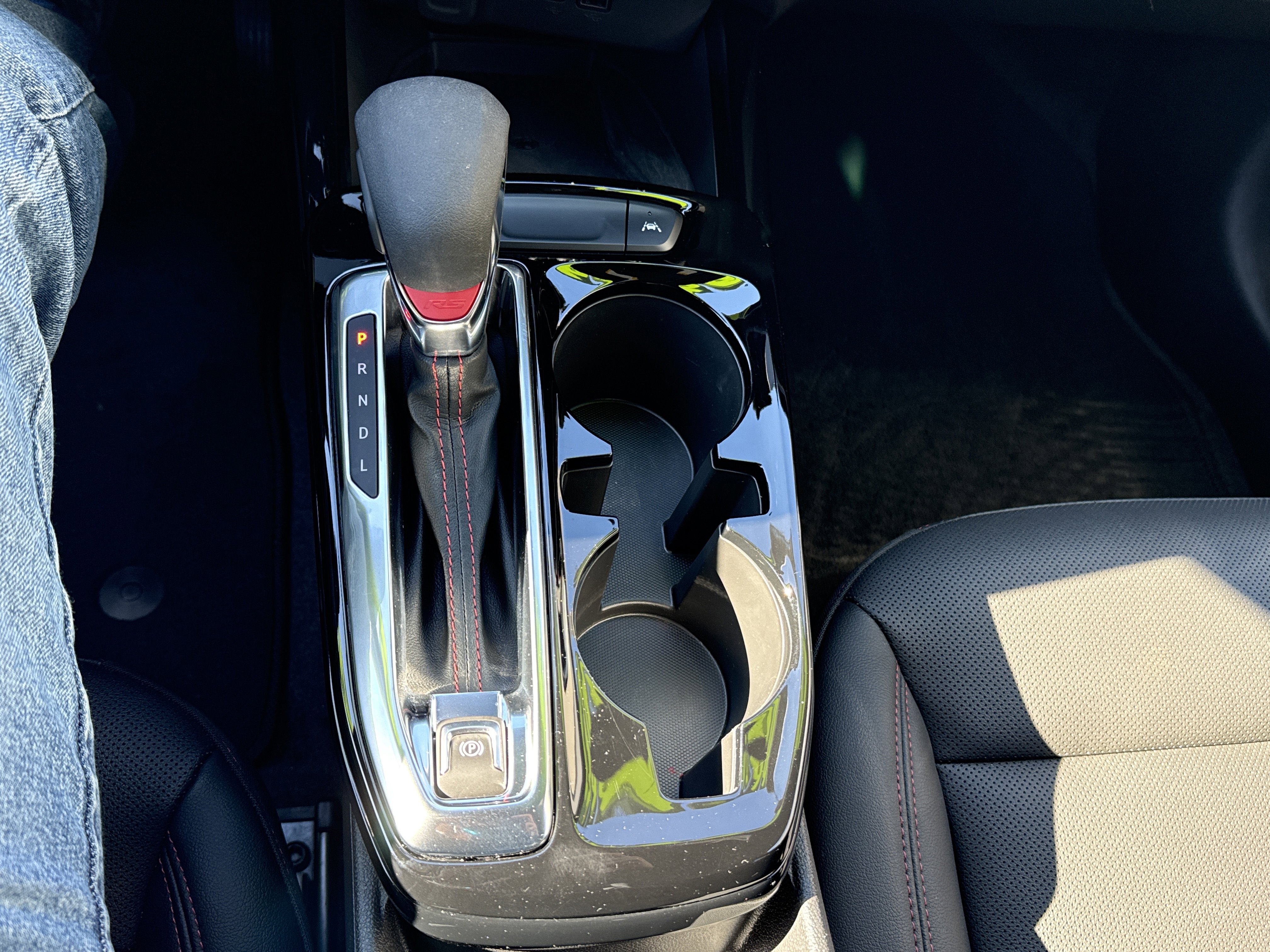 Used 2025 Chevrolet Trax RS w/ Sunroof Package image 18