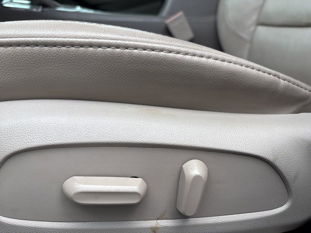 Used 2017 Chevrolet Cruze Premier image 12