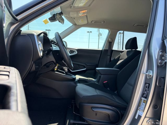 Certified 2023 Kia Soul LX w/ LX Technology Package FWD image 10