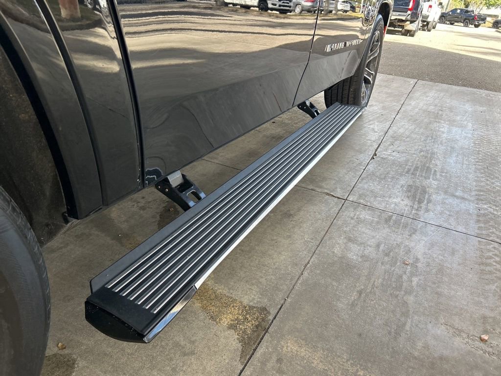 Used 2024 Jeep Grand Wagoneer L 4WD image 20